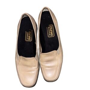 Munro American Comfort Loafers Shock-Absorbing Heels Oyster Pearl Women’s 5